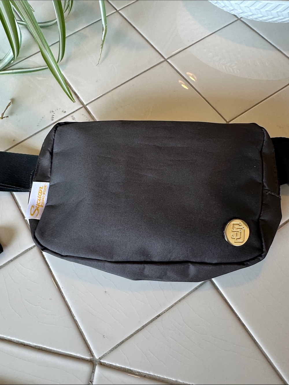 San Diego Padres Crossbody giveaway presented by Sycuan